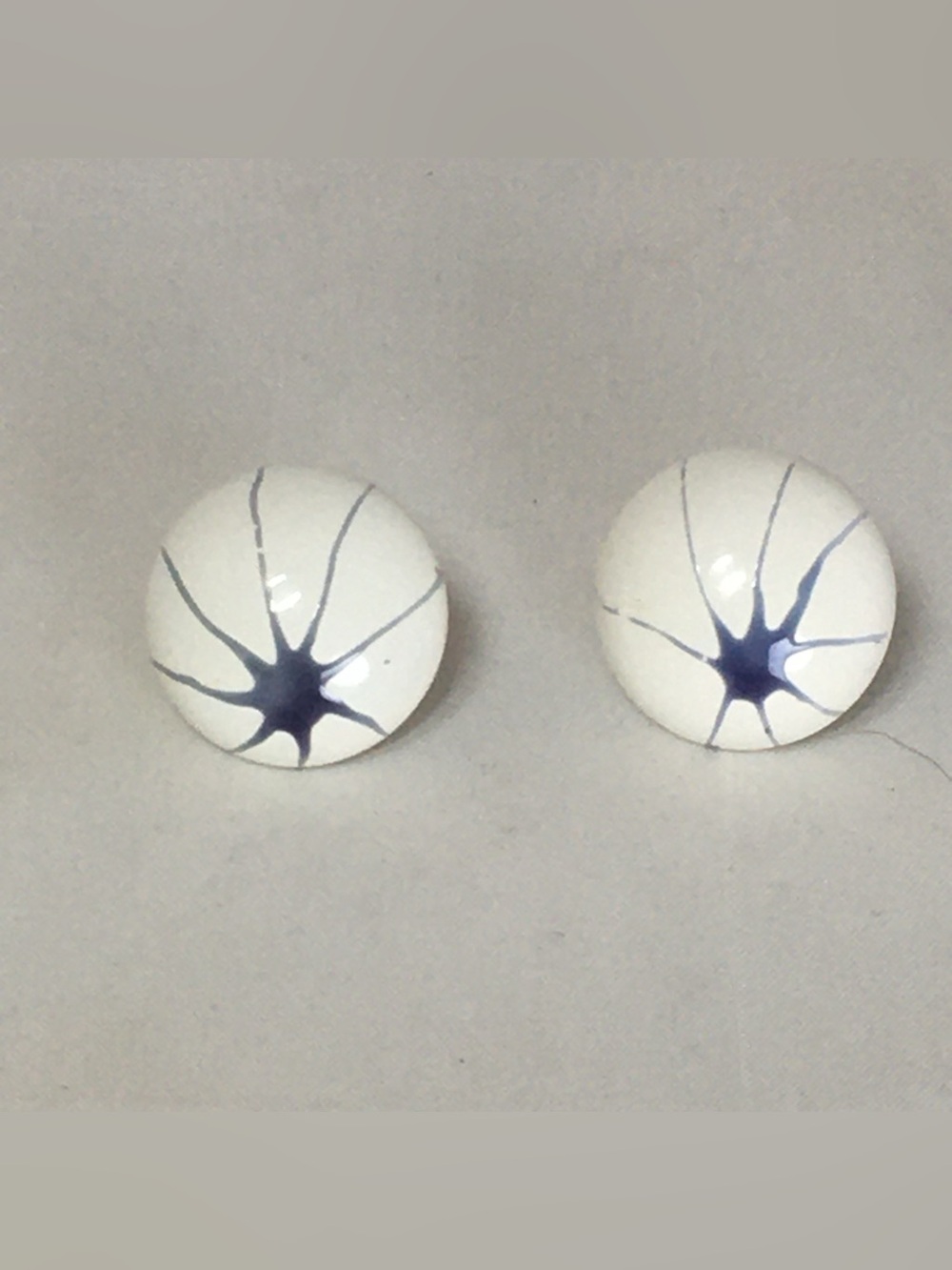 80s Painted White Enamel Stud Earrings with Purple Starburst Accent